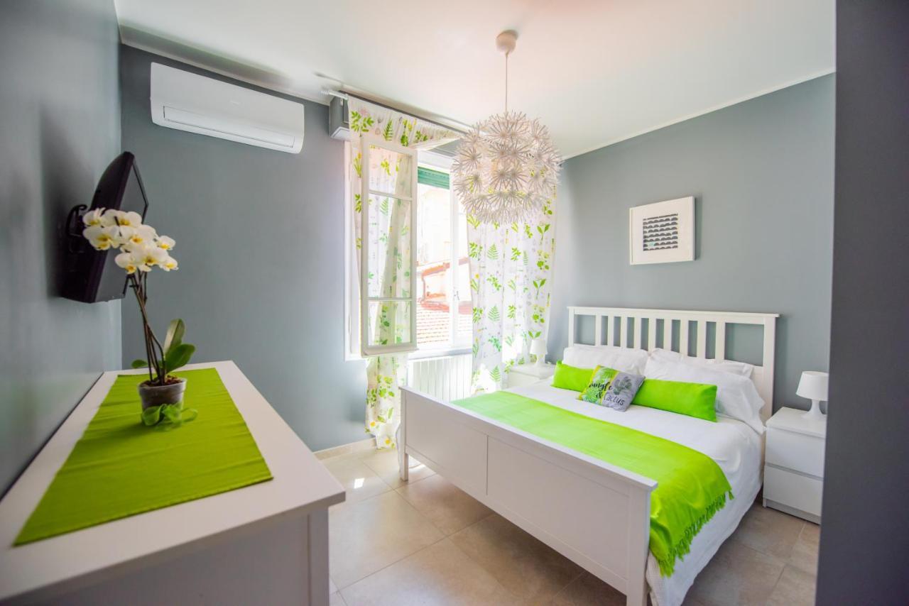 Beach Apartment In The Center Sanremo Bagian luar foto