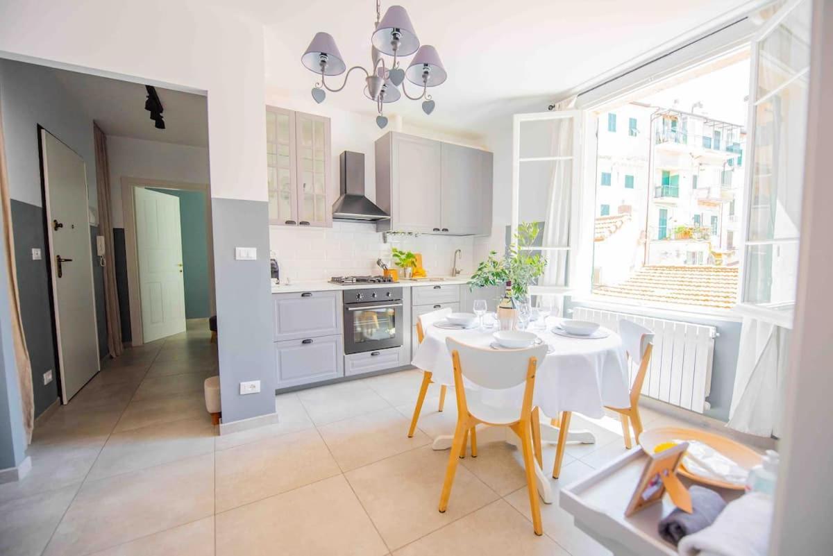 Beach Apartment In The Center Sanremo Bagian luar foto